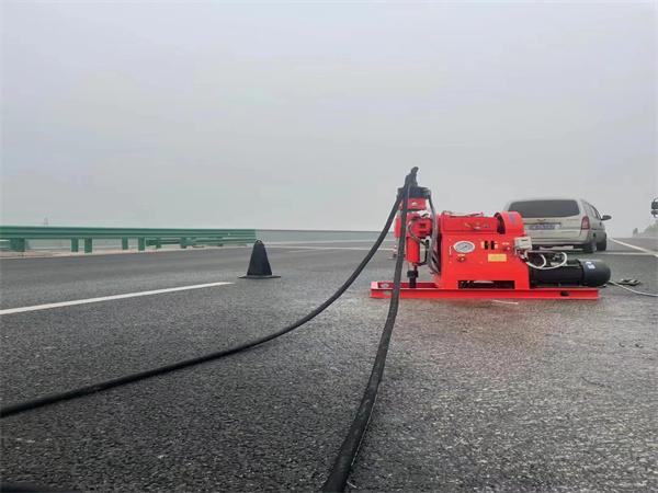 东昌马路路基路面开裂下沉注浆加固灌浆