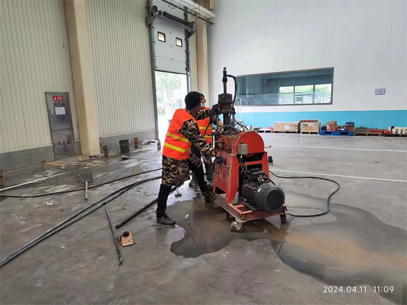 东昌厂房地面下沉塌陷注浆加固施工